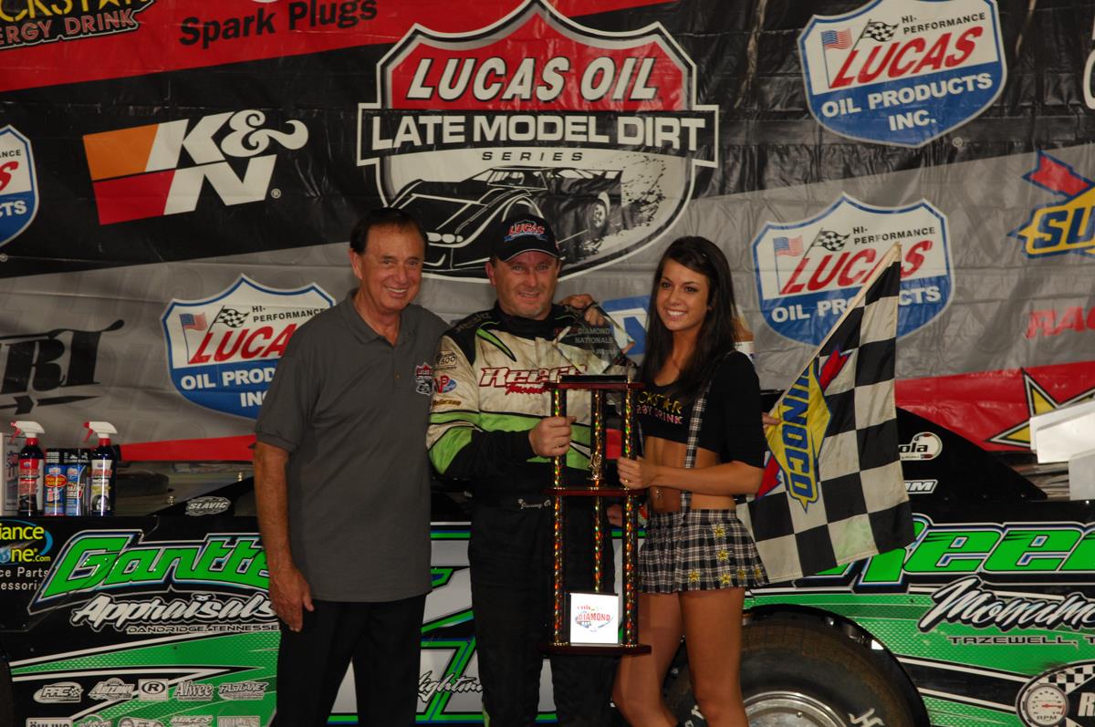 Owens Holds off Wall in Winning CMH Diamond Nationals at Lucas Oil Speedway