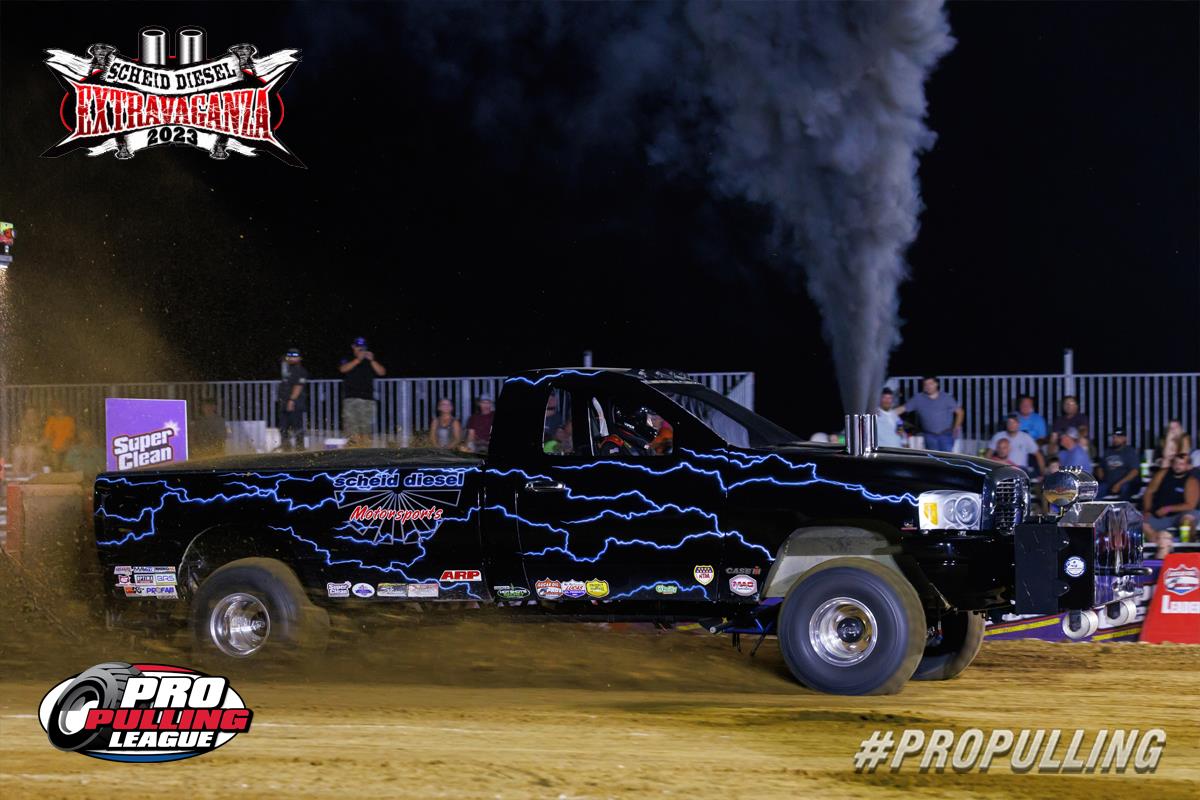 Scheid Diesel Extravaganza Hosts Pro Pulling League in Four Big Sessions
