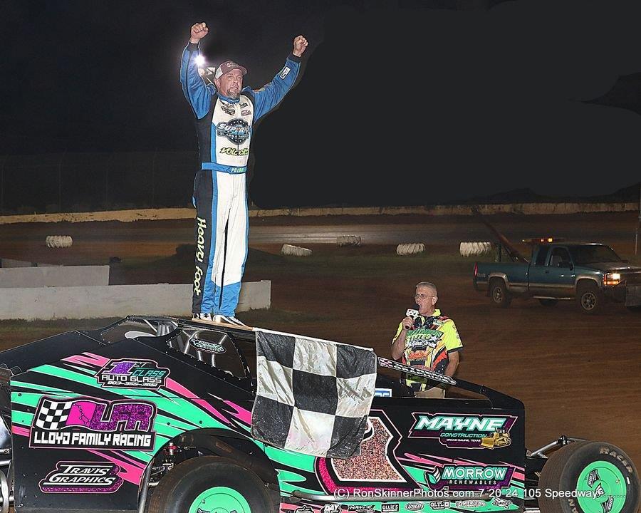 Patrik Daniel wins his fourth straight Southern States Modified feature at the 105 Speedway in Cleveland, TX