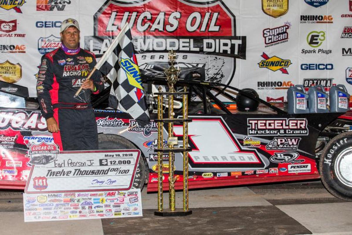 Late pass propels Pearson at 141 Speedway