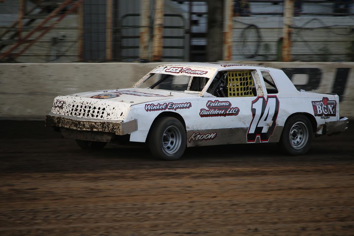 Lady Luck Helps Phillips Find USMTS Win at Rapid Speedway