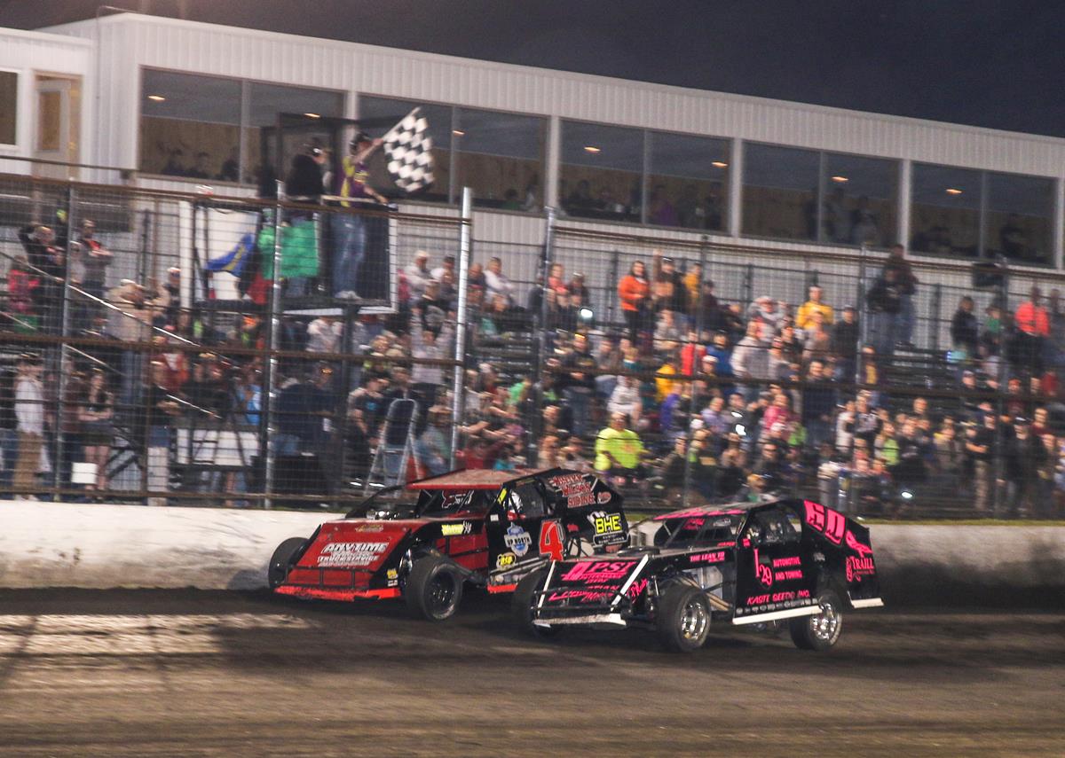RECAP: VanMil Edges Out Hall for Modified Victory