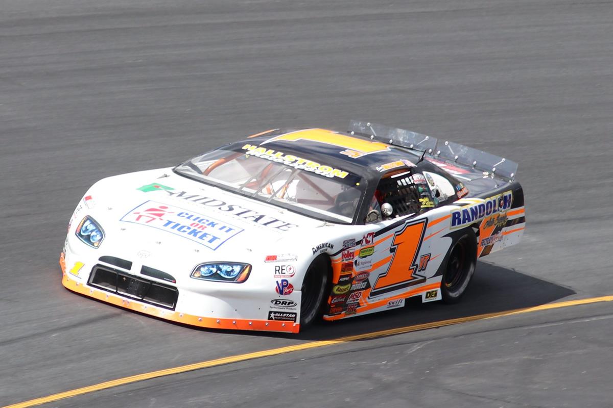 Hallstrom Learns Throughout American Canadian Tour Debut at Thunder Road