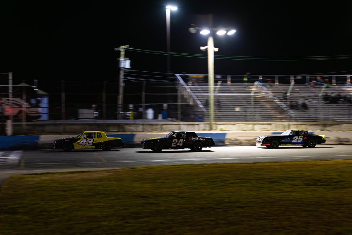 RHEAUME HOLDS OFF CHALLENGES TO WIN IN SWAN SONG; UHRIG SCORES FIRST SPEEDBOWL WIN