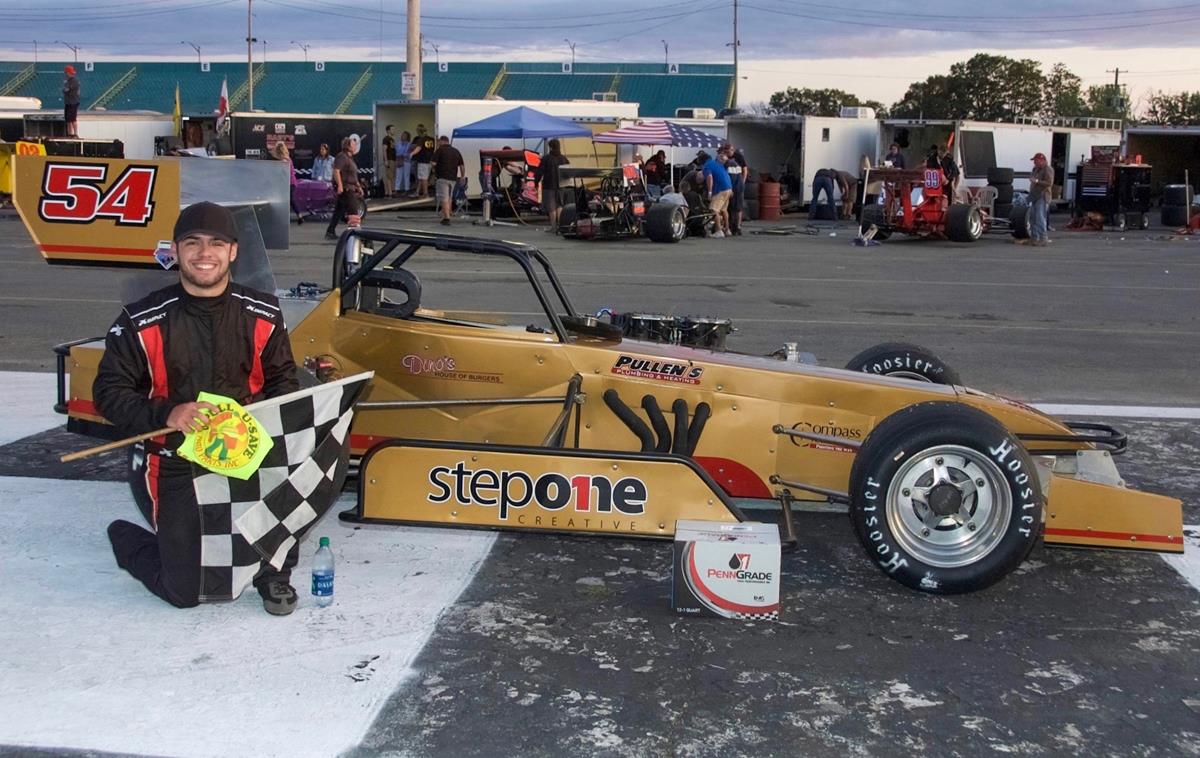 Camden Proud Captures Novelis Supermodified &#39;Rookie of the Year&#39; Award