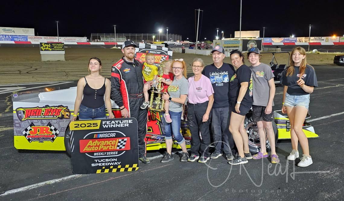 Jake O'Neil eighth in Modified World Championship; Nick O'Neil grabs checkered flag at Tucson