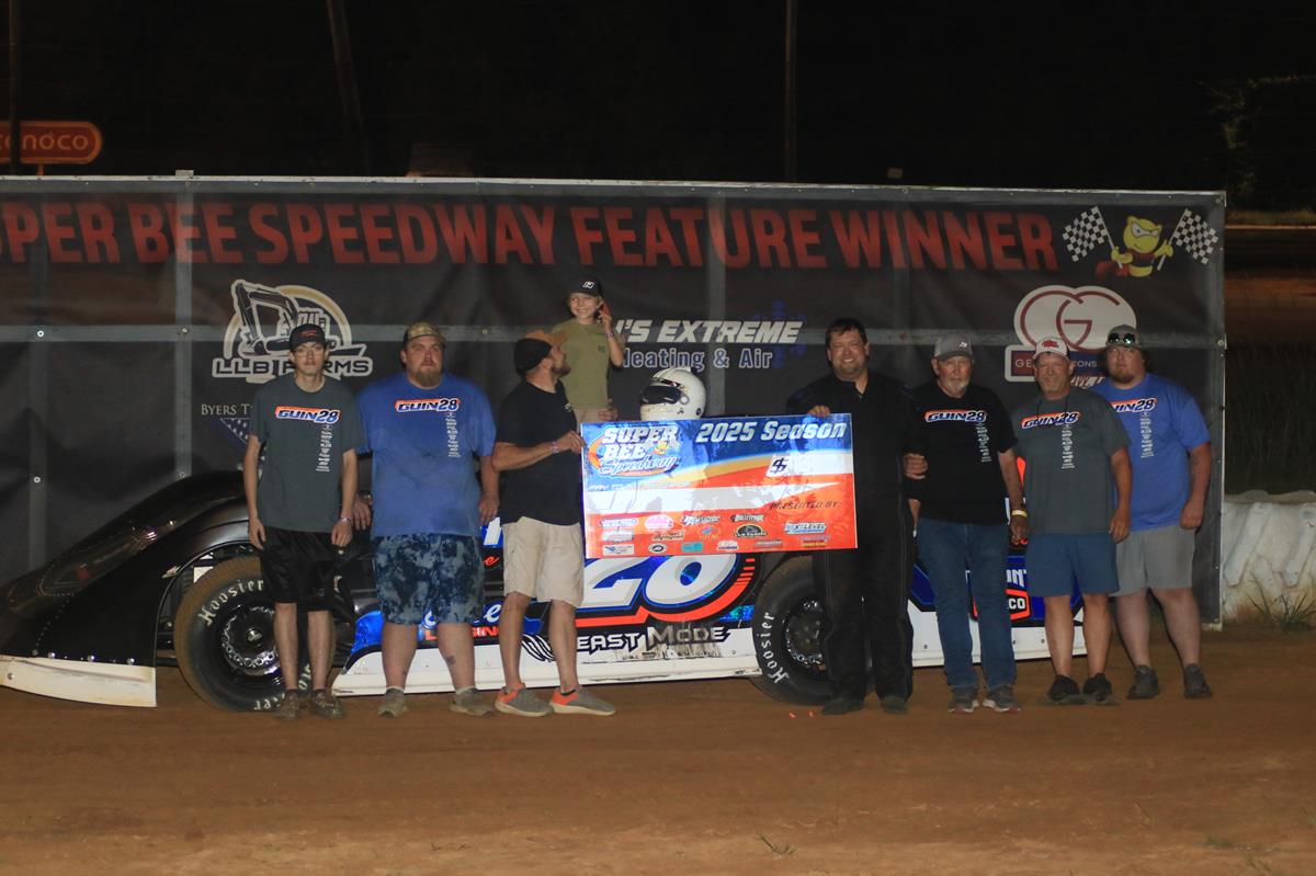 Guin Clinches First CRUSA Late Model Victory of the Season at Super Bee