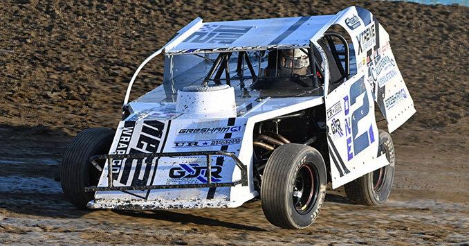 Combs Makes Late Race Pass to Win at Santa Maria