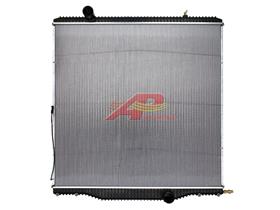Plastic Tank/Aluminum Core Radiator w/ Oil Cooler, International/Navistar