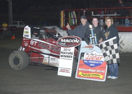 Thomas Wins, Anderson’s 2nd Keeps Title Popes Alive in POWRi National Midgets, Beckinger Takes Micro Victory