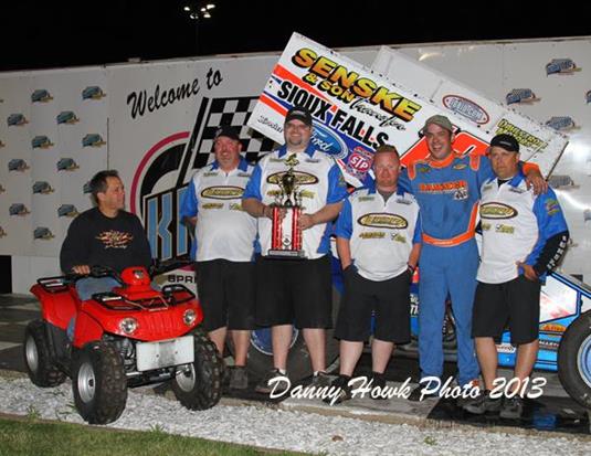 Dobmeier Wins at Knoxville, Van Haaften and Selvage win Twin 360 Features!
