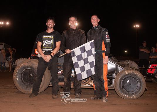 Zimmerman Kicks off I-30 Speedway’s Wingless STN with Photo Finish Victory!