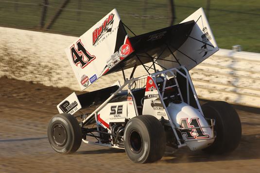 Scelzi Captures World of Outlaws Hard Charger Award at Grays Harbor