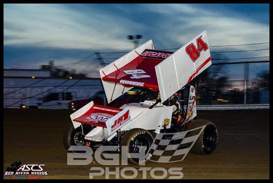 Hanks Battles Mechanical Woes throughout Texas World Dirt Track Championships