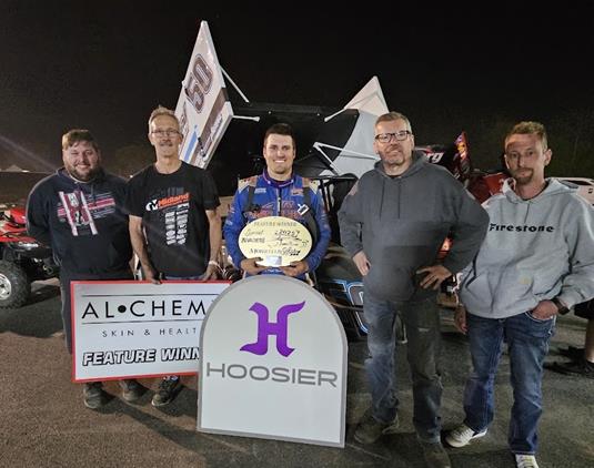Paul Nienhiser Conquers Davenport Speedway with Sprint Invaders!