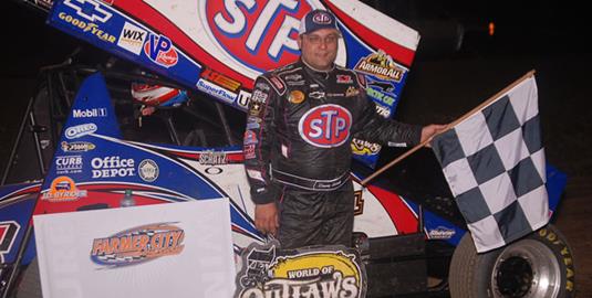 Schatz Slips through Melee in World of Outlaws Victory at Farmer City