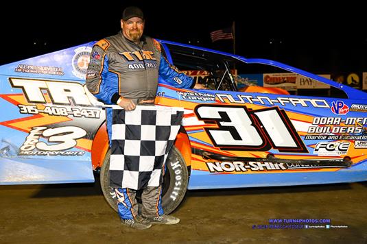 Willix Ends Winless Drought on Opening Night at Can-Am