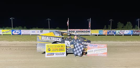 Billy Dunn Takes Checkers in Can-Am’s 900th Modified Feature