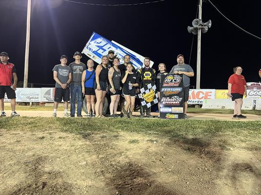 Sabo earns thrilling 410 Fremont win; Riehl gets exciting 305 victory; Valenti tames trucks