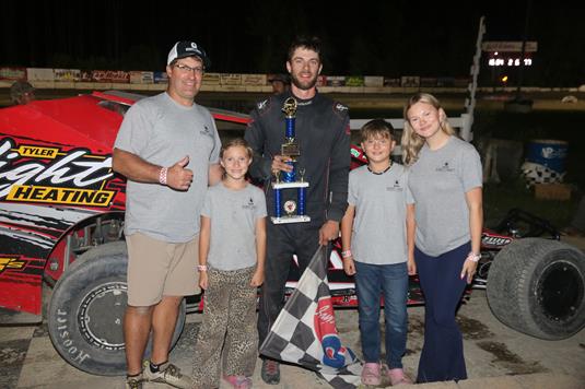All three Kings, dad and two sons, make it to victory lane.  Bryan and son Shawn in the Dad’s 4 By Tool & Supply Sportsman Modifieds Limited  and son