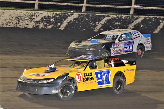 Close Points Battles Highlight Action at Huset’s Speedway Entering Nordstrom’s Automotive Night This Sunday