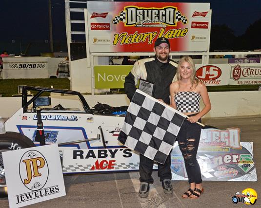 Lou LeVea Jr. Lands First-Ever Novelis Supermodified Win in Jewelers Retro Night Twin 40 #1