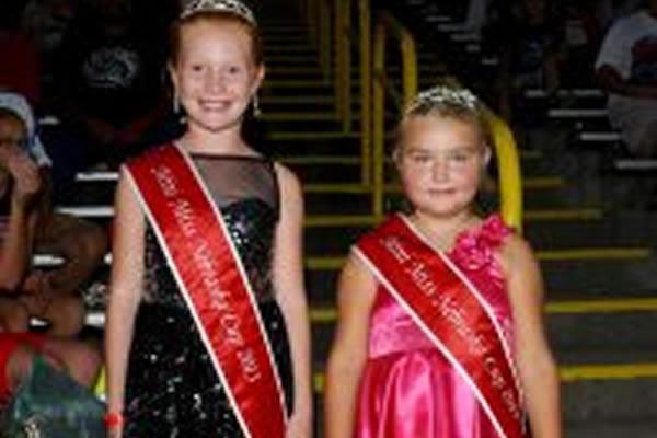 2013 Left: Hailey Cronk Right: Harlee Conkel