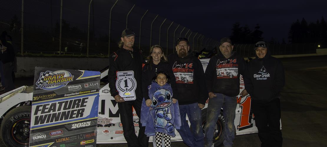 Moore wins an exciting Modified feature at Grays H...