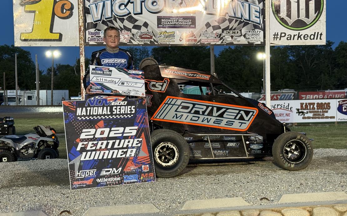 Jett Nunley Prefects Friday Night's Prelim Night a...