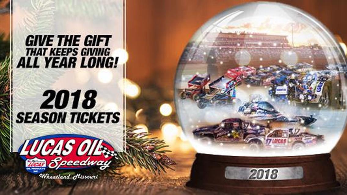 Looking for last-minute Christmas gifts? Lucas Oil Speedway 2018 season passes, gift cards available