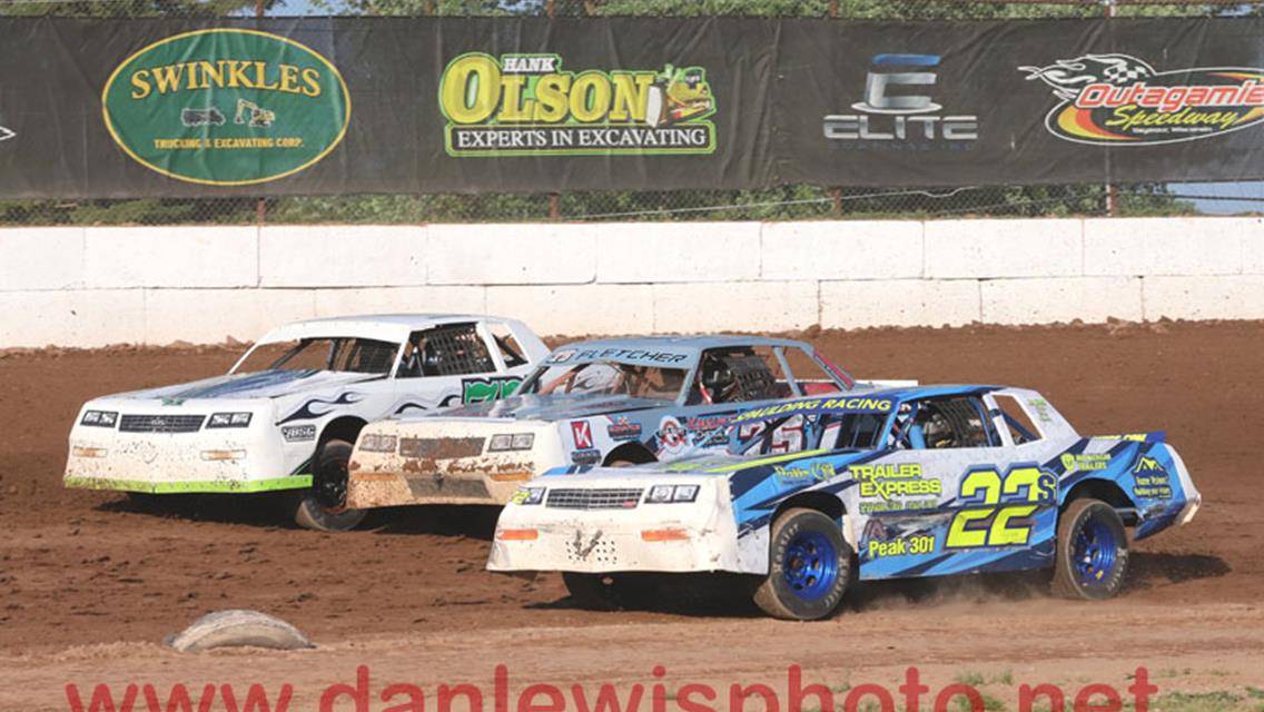 Rookie Cole Czarneski races to his first IMCA Modified win