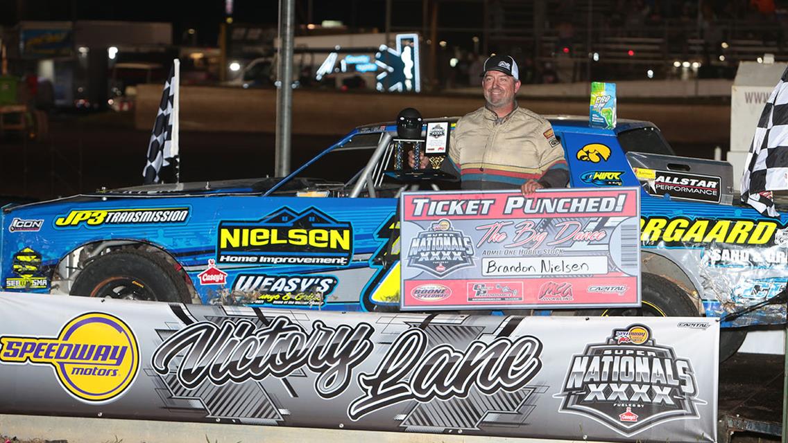 Sampson, Nielsen collect Super Nationals Hobby Stock qualifying checkers