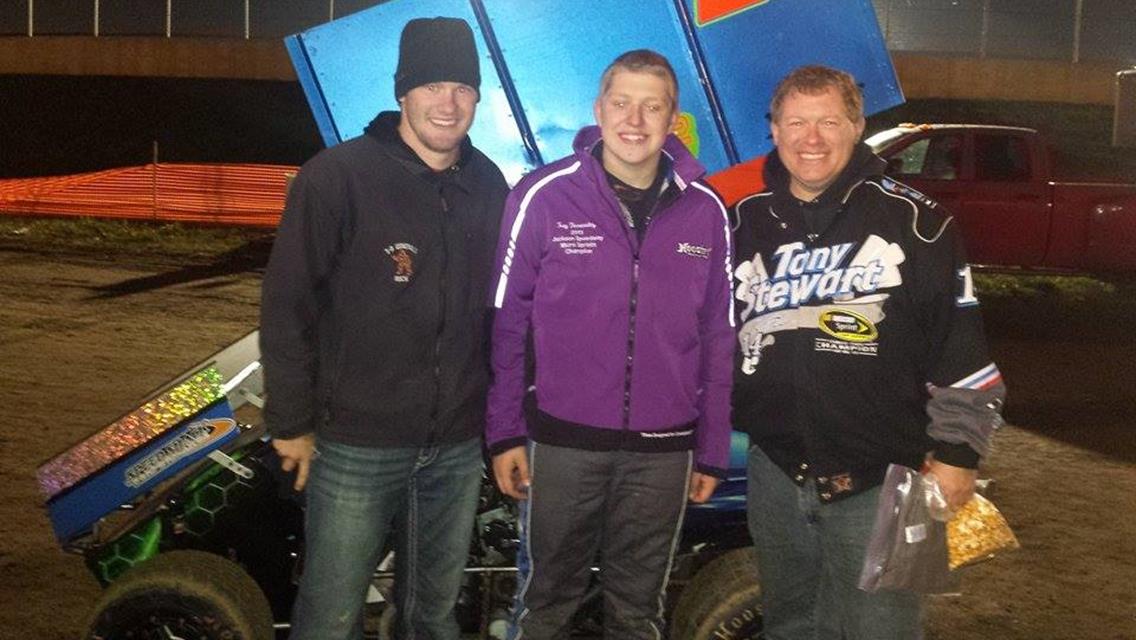 Thesenvitz Nabs Runner-Up Finish During WoO Show