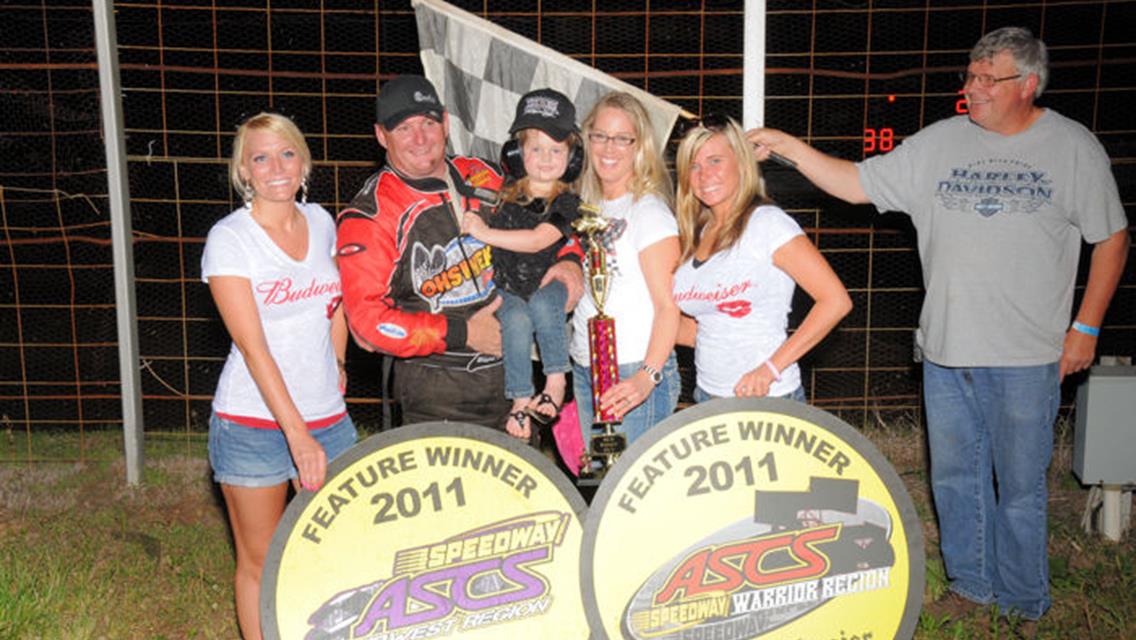 1 - Wayne Johnson in Speedway Motors ASCS Midwest vs. Speedway Motors ASCS Warrior Region victory lane at U.S. 36 Raceway in Cameron, MO, on Friday night. (Lonnie Wheatley photo)