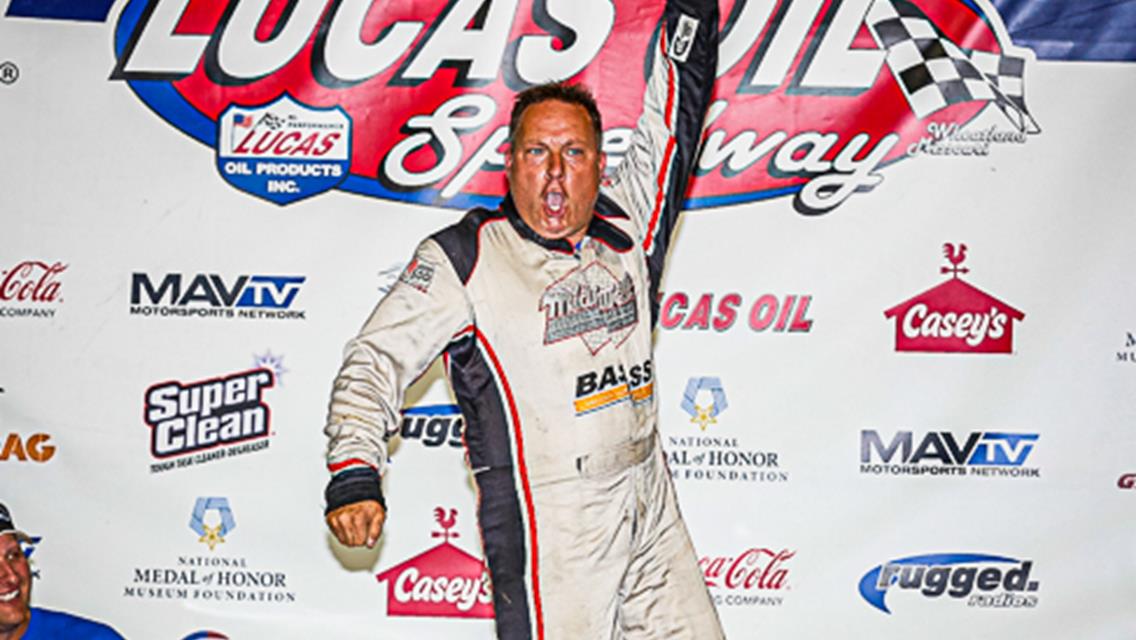 Wells celebrates unusual Late Model feature win in Lucas Oil Speedway headliner as Bryant, Davis, McMillin also prevail