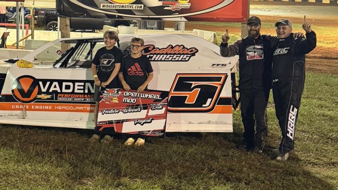 Jason Hollis scored back-to-back wins at Pine Ridge Speedway.