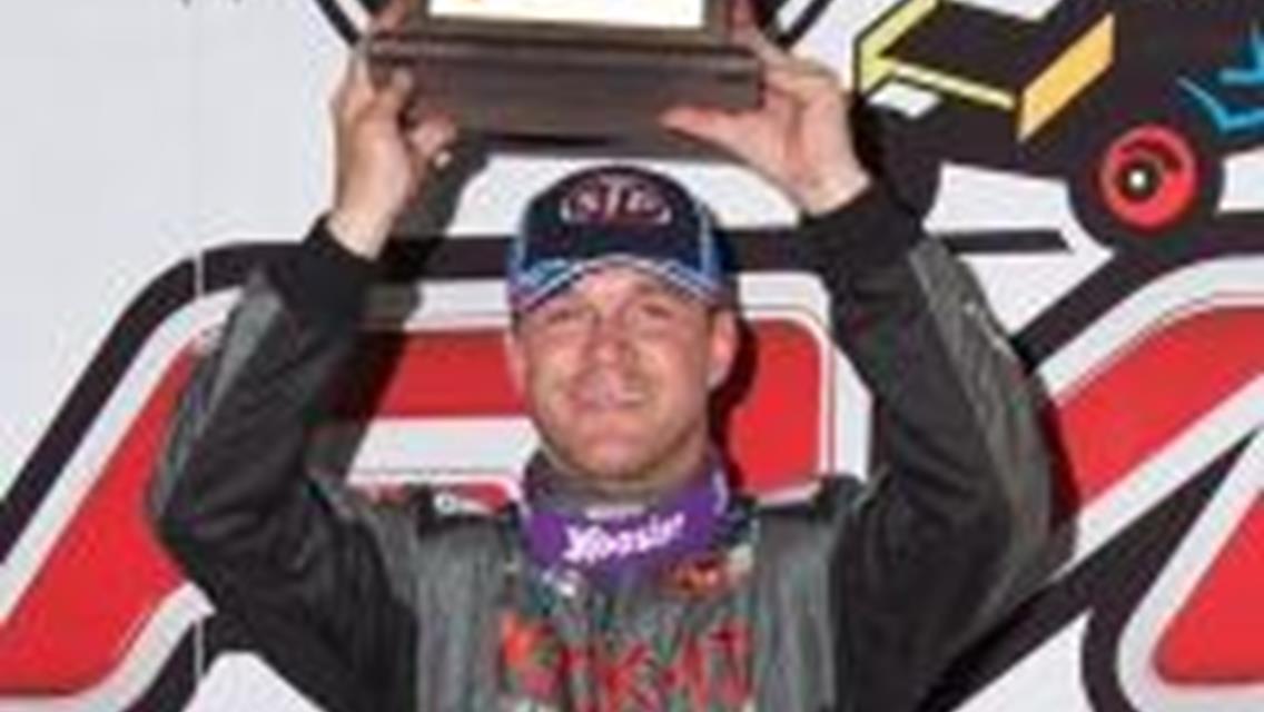 Shane Stewart Makes Last Lap Pass to Win Knoxville Nationals Qualifier