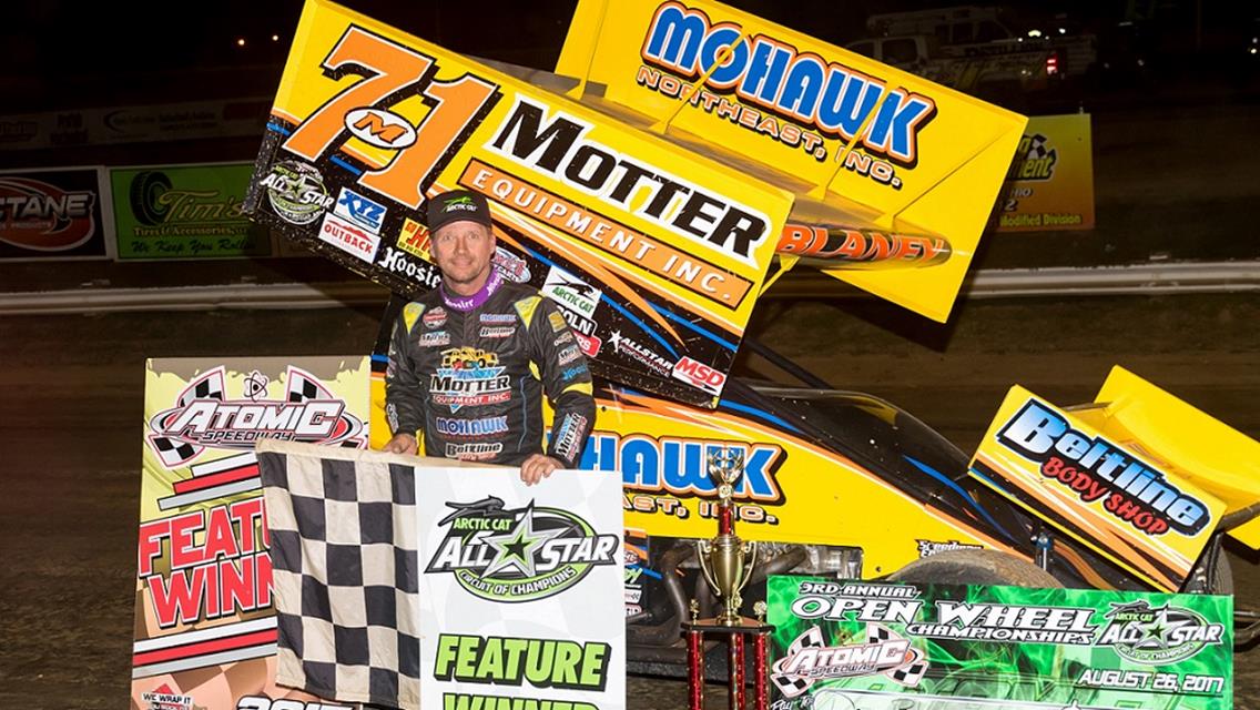 Last corner pass secures $10,000 for Dave Blaney during Open Wheel Championships