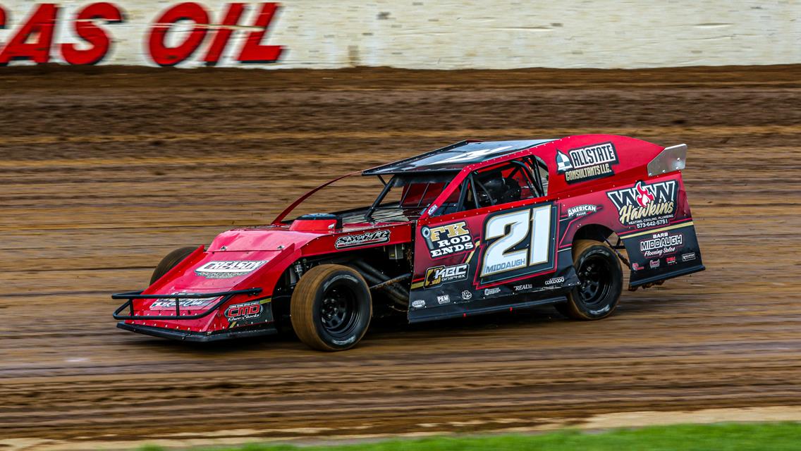 Lucas Oil Speedway Spotlight: USRA Modified title contender Middaugh balances baby watch with checkered flags
