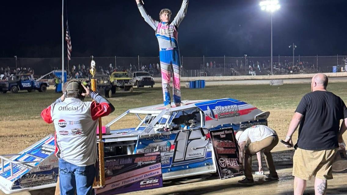 Brendan Warner picked up a B-Mod win during the Fall Brawl at Stateline Speedway on Saturday.