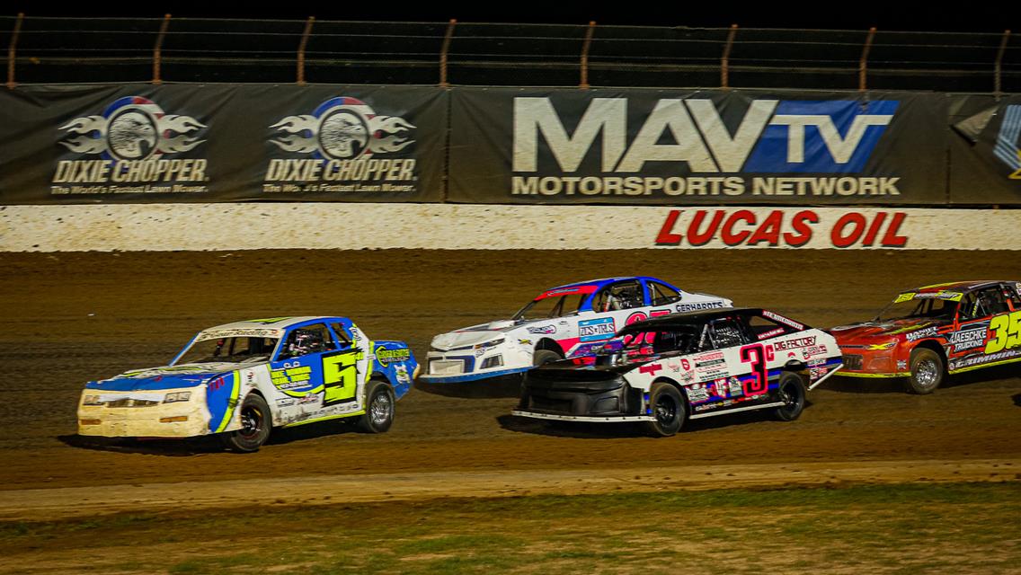 Stage set for Saturday&#39;s final night of 10th annual Summit USRA Nationals at Lucas Oil Speedway