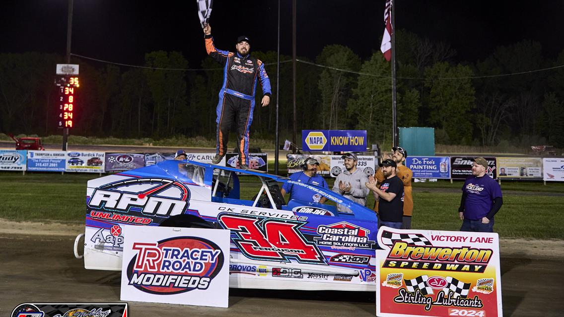 Andrew Ferguson Claims First Tracey Road DIRTcar Modified Win On A-Verdi Storage Containers Night