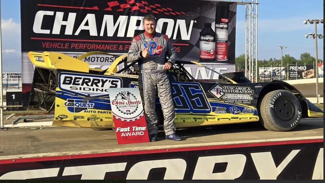 Berry Sets Quick Time, Dominates Heat Race at Bridgeport Before Setback