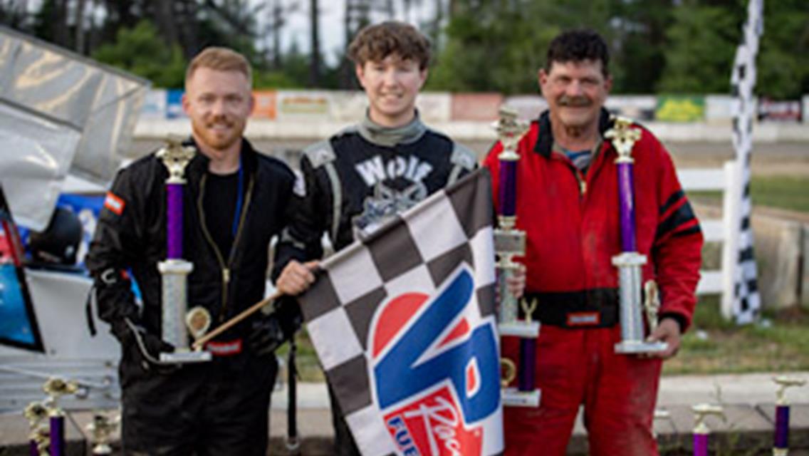 Another wild night at Bear Ridge Speedway for the Royal Moses #57 Memorial Race! The Granite State Micro Sprints brought the heat, literally, with som