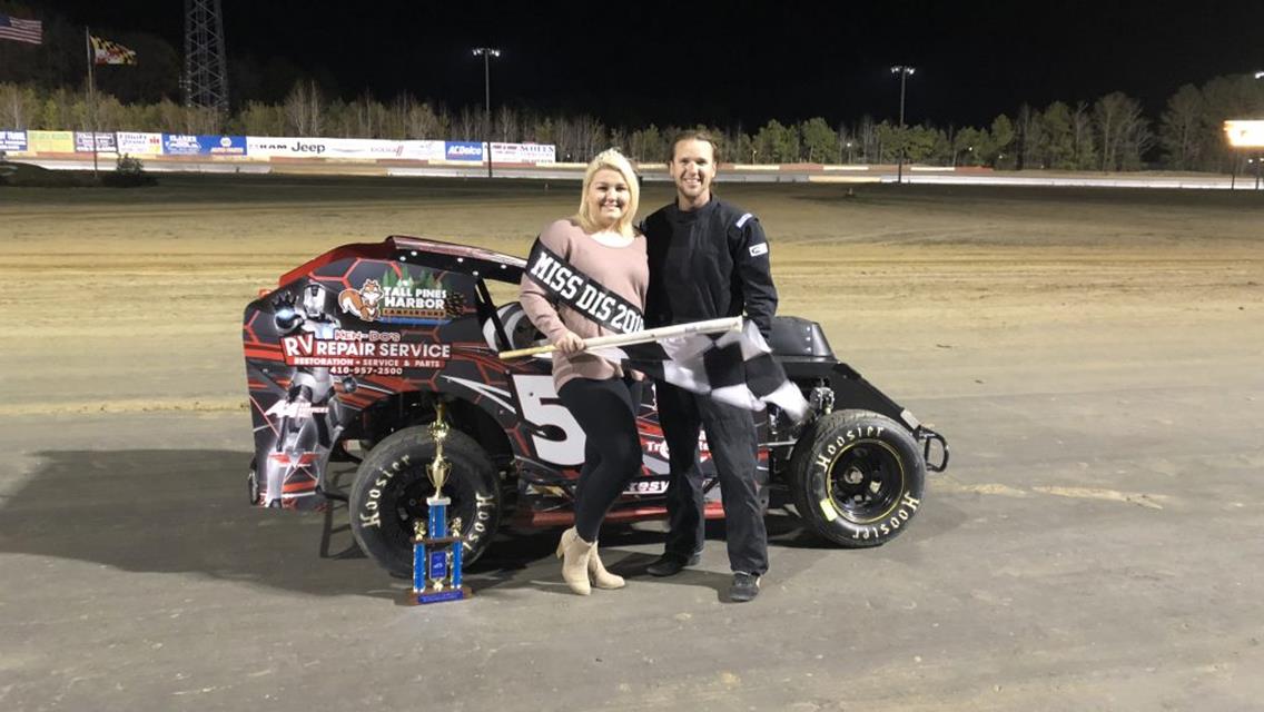 BARKER CAPTURES FIRST-CAREER MODIFIED LITE VICTORY