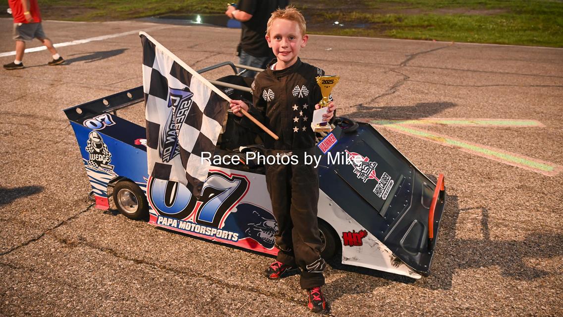 Corrigan Oil Speedway Beats Mother Nature for Autograph Night Presented By Shaheen Chevrolet Cadillac of Lansing, MI!