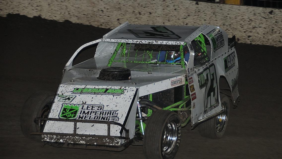 Saturday Night Racing Resumes
