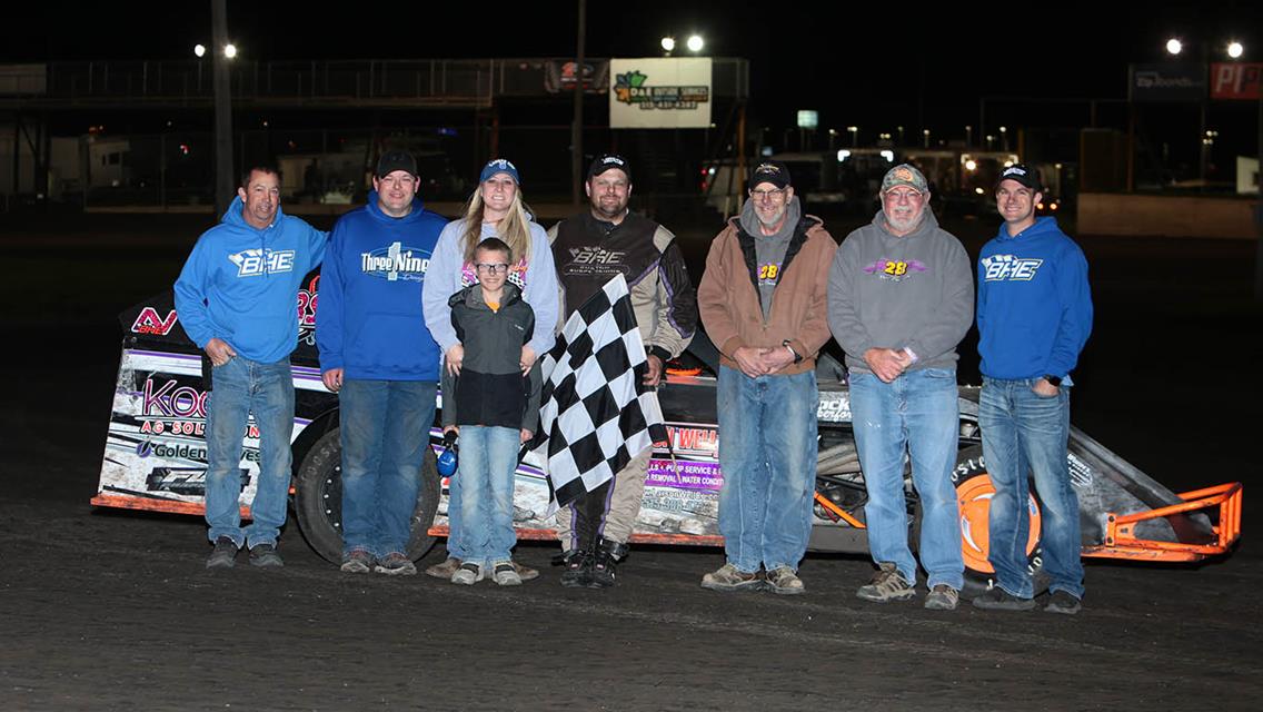 Leeman takes first Modified win at Boone Speedway