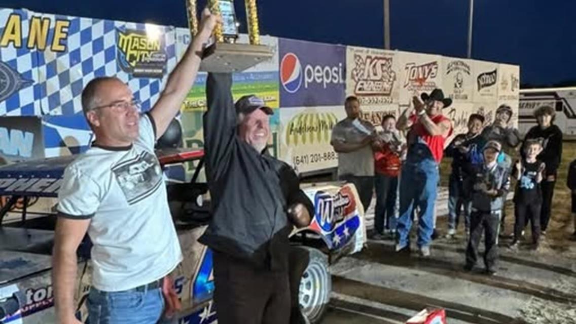 Beemer, Vanover &amp; More Add to Wins