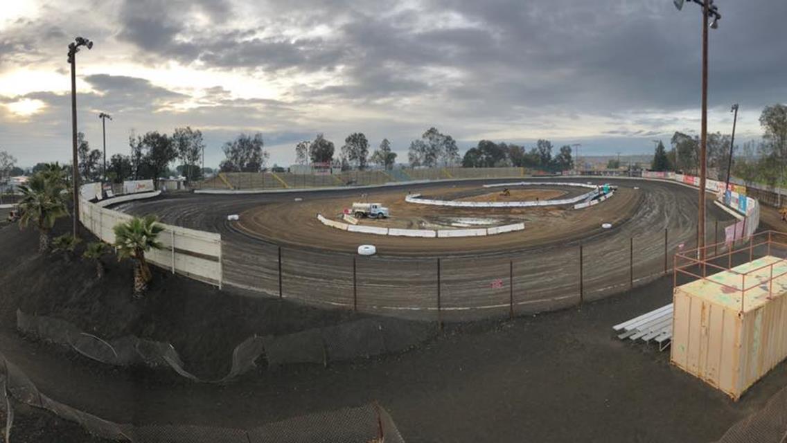 Another shot of Bakersfield Speedway on Friday